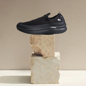 Ease Walk Slip Ons : Black