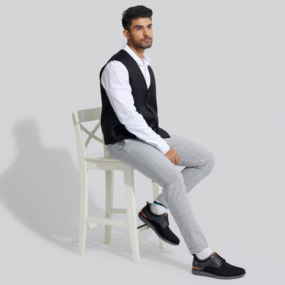 The Derbies : Black