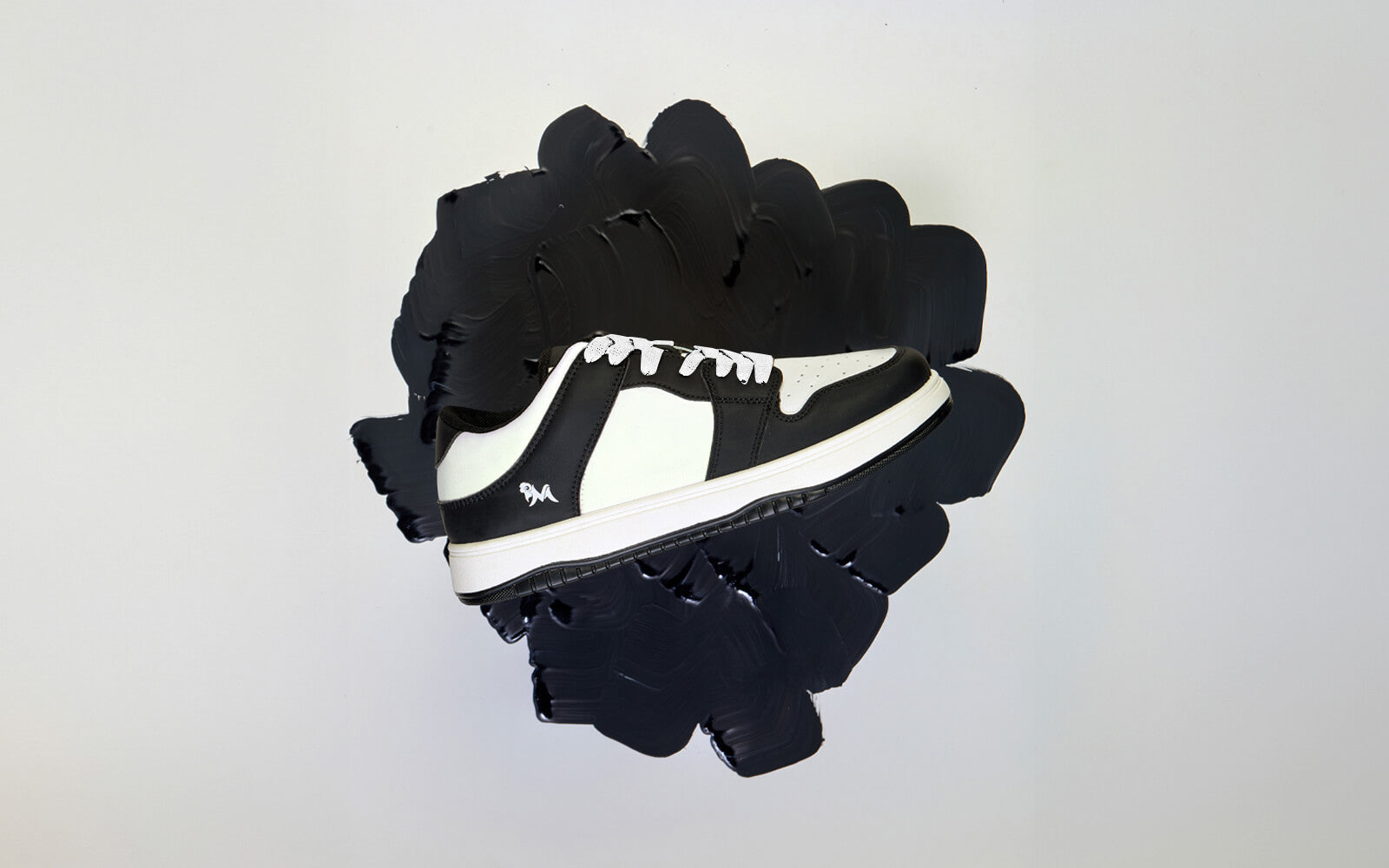The Hip Hep : Black-White