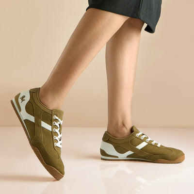 Urban Casuals : Hip Moss