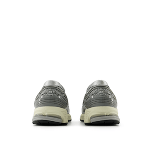 New Balance 1906L Metallic Silver