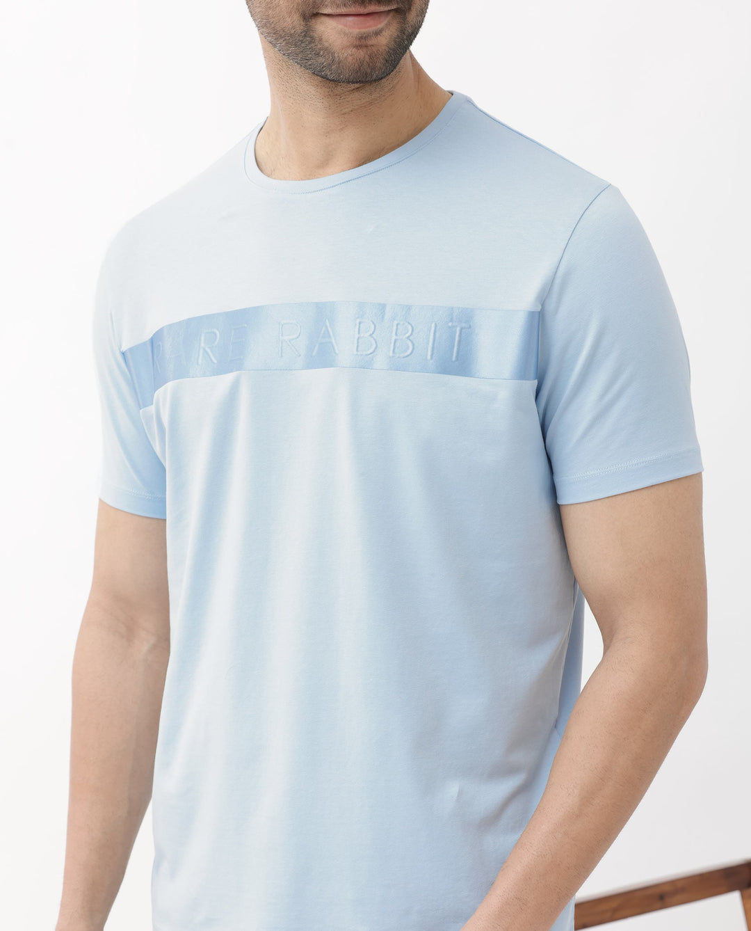 Rare Rabbit Mens Olios Light Blue Cotton Fabric Short Sleeve Crew Neck Satin Print T-Shirt