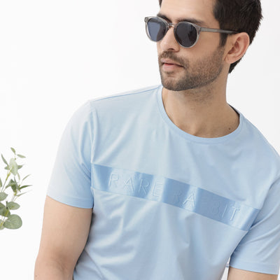 Rare Rabbit Mens Olios Light Blue Cotton Fabric Short Sleeve Crew Neck Satin Print T-Shirt