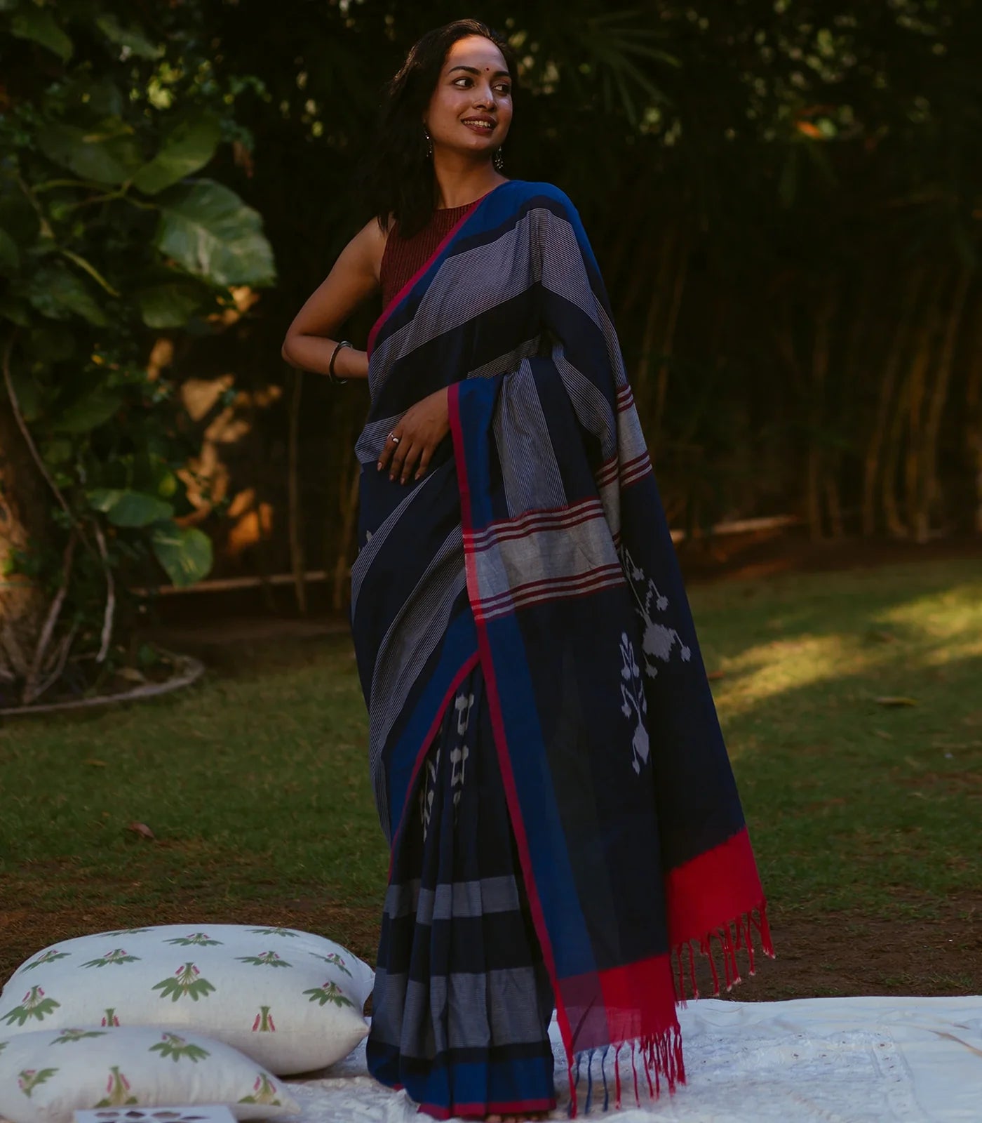 Navy Blue Handloom Orissa Cotton Saree With Tie & Dye Motifs-Navy Blue