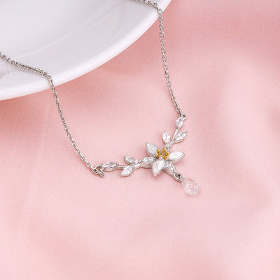 Silver One in a Trillium Necklace