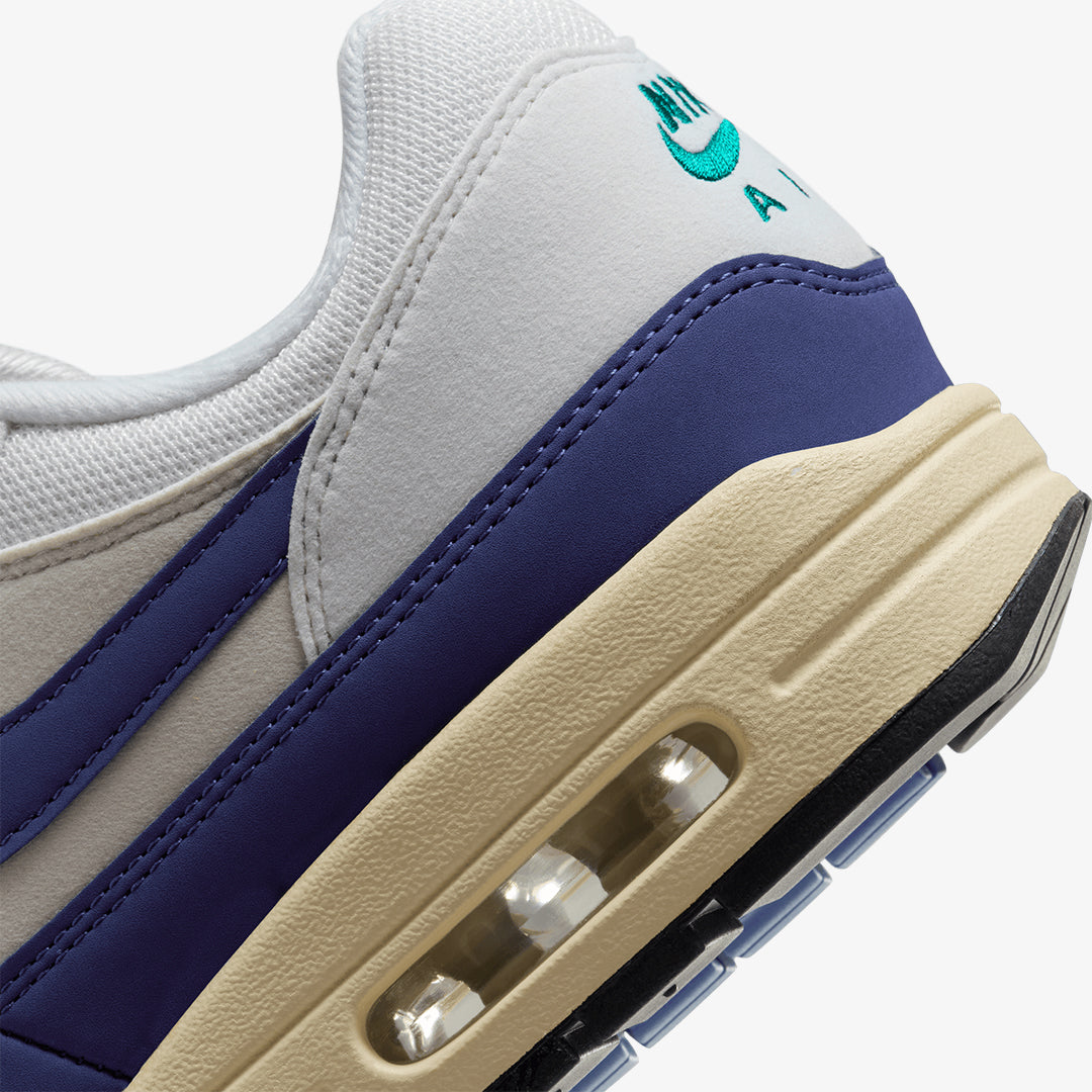 Nike | AIR MAX 1  { SAIL/DEEP ROYAL BLUE-LT OREWOOD BRN