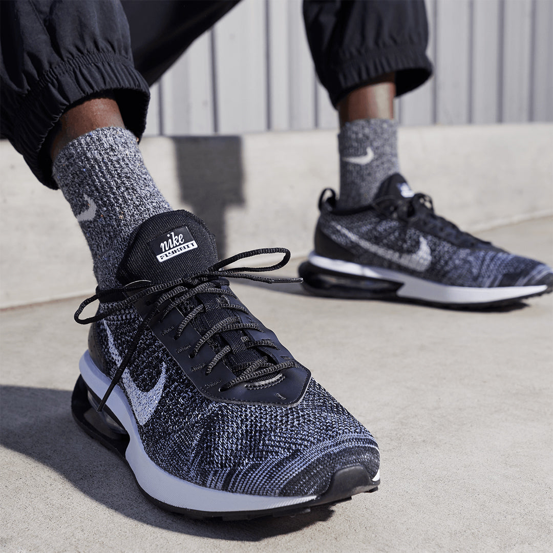 Nike | AIR MAX FLYKNIT RACER  { BLACK/WHITE