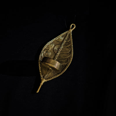 Handmade Dhokra Leaf Candle Stand