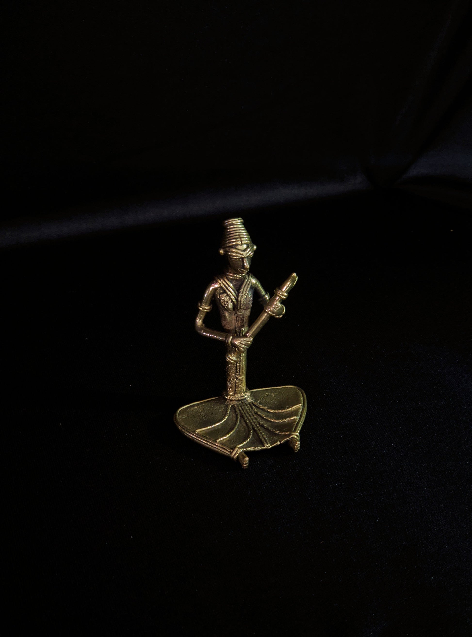 Dhokra -Siting Musician with Flute