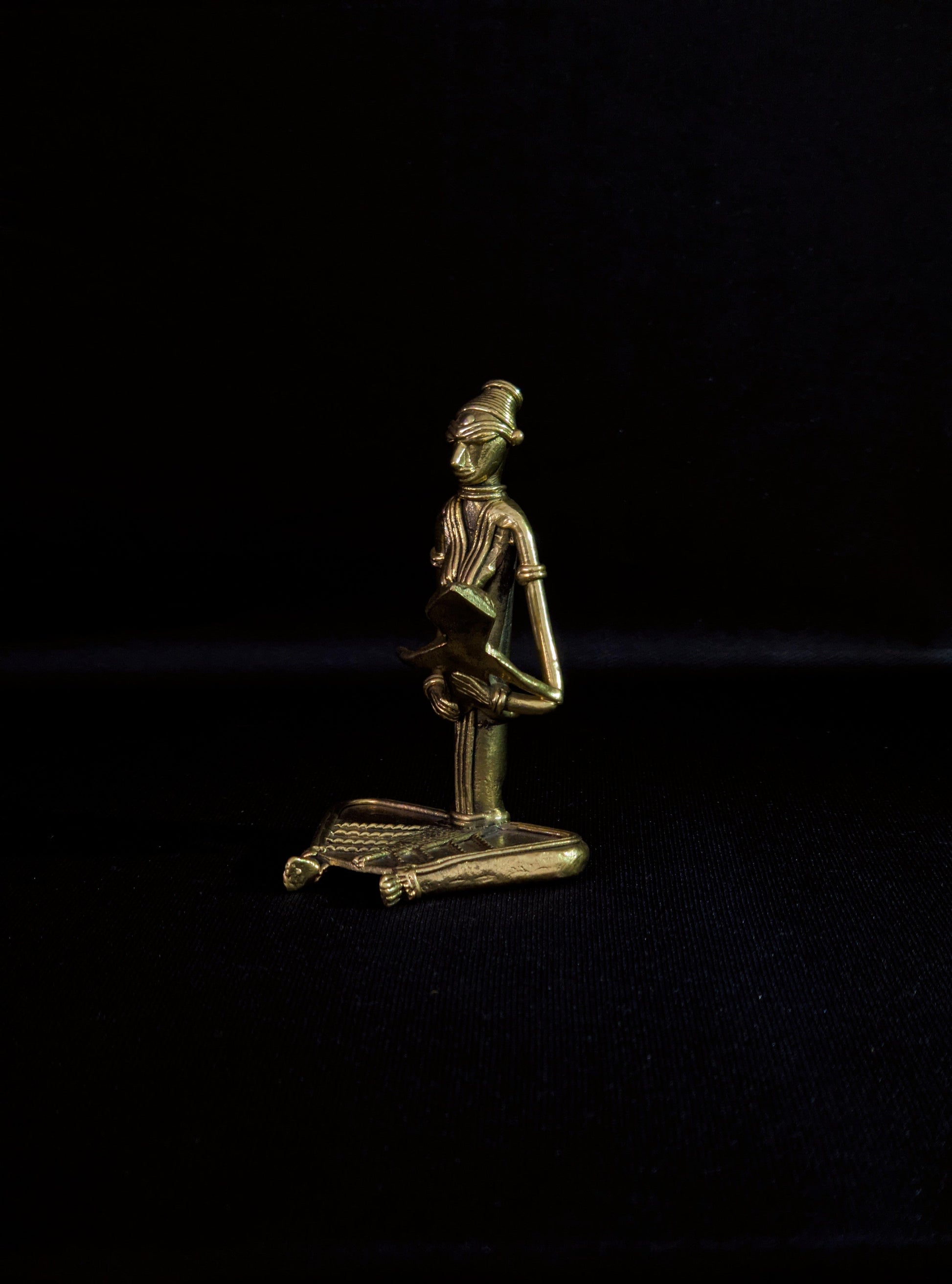 Handmade Dhokra Siting Mother & Child