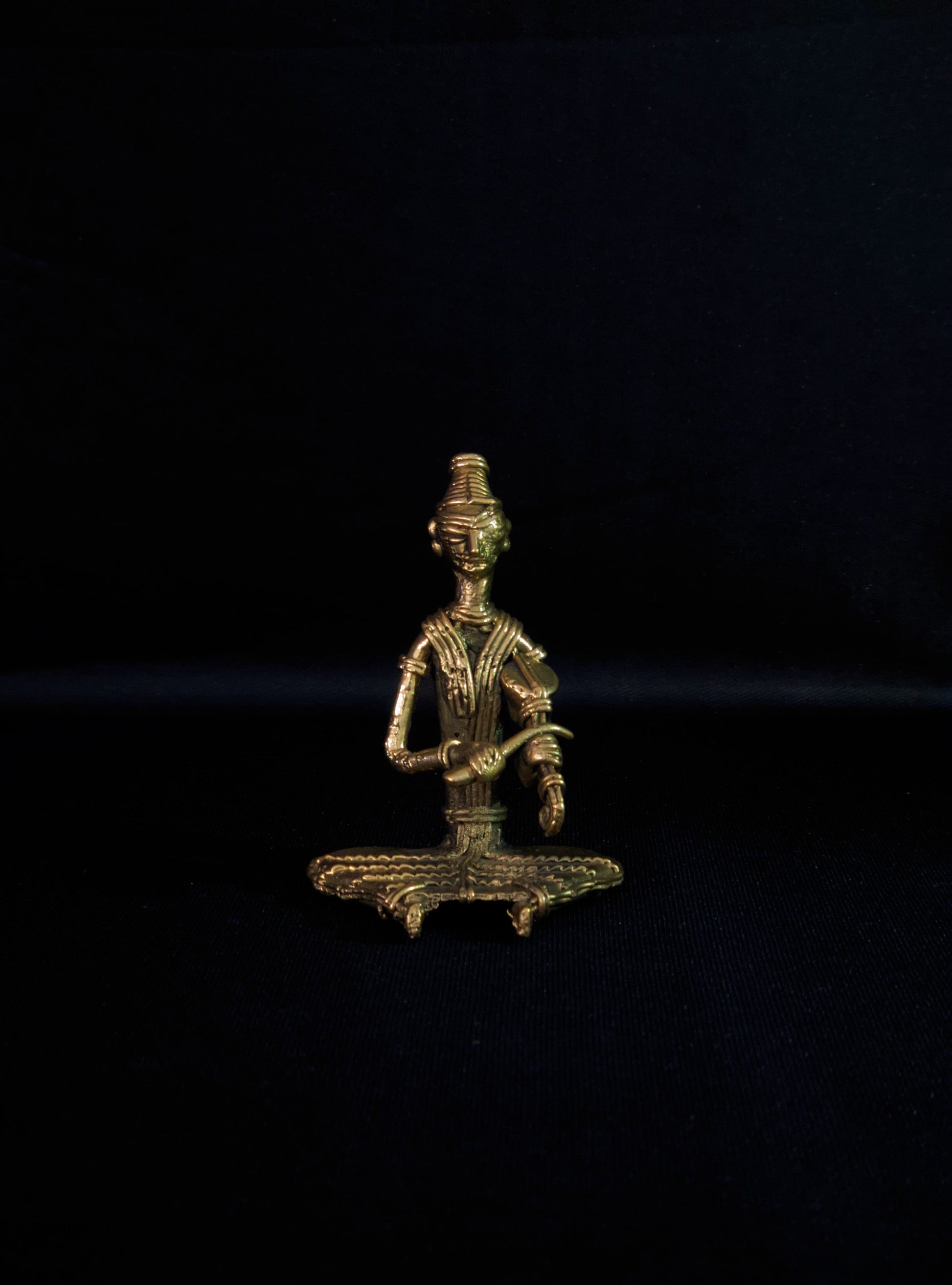 Handmade Dhokra -Siting Musician with Kendra