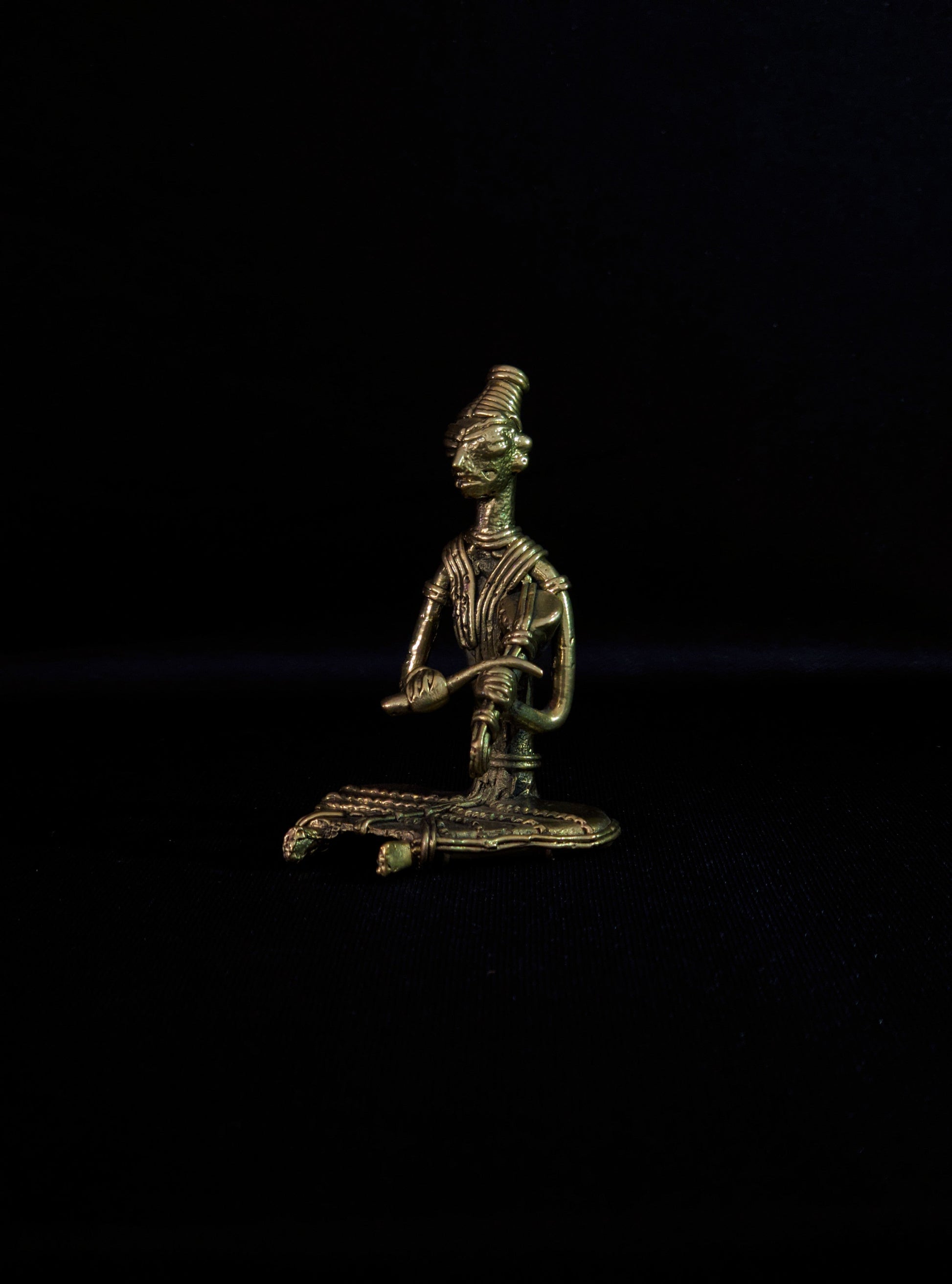 Handmade Dhokra -Siting Musician with Kendra