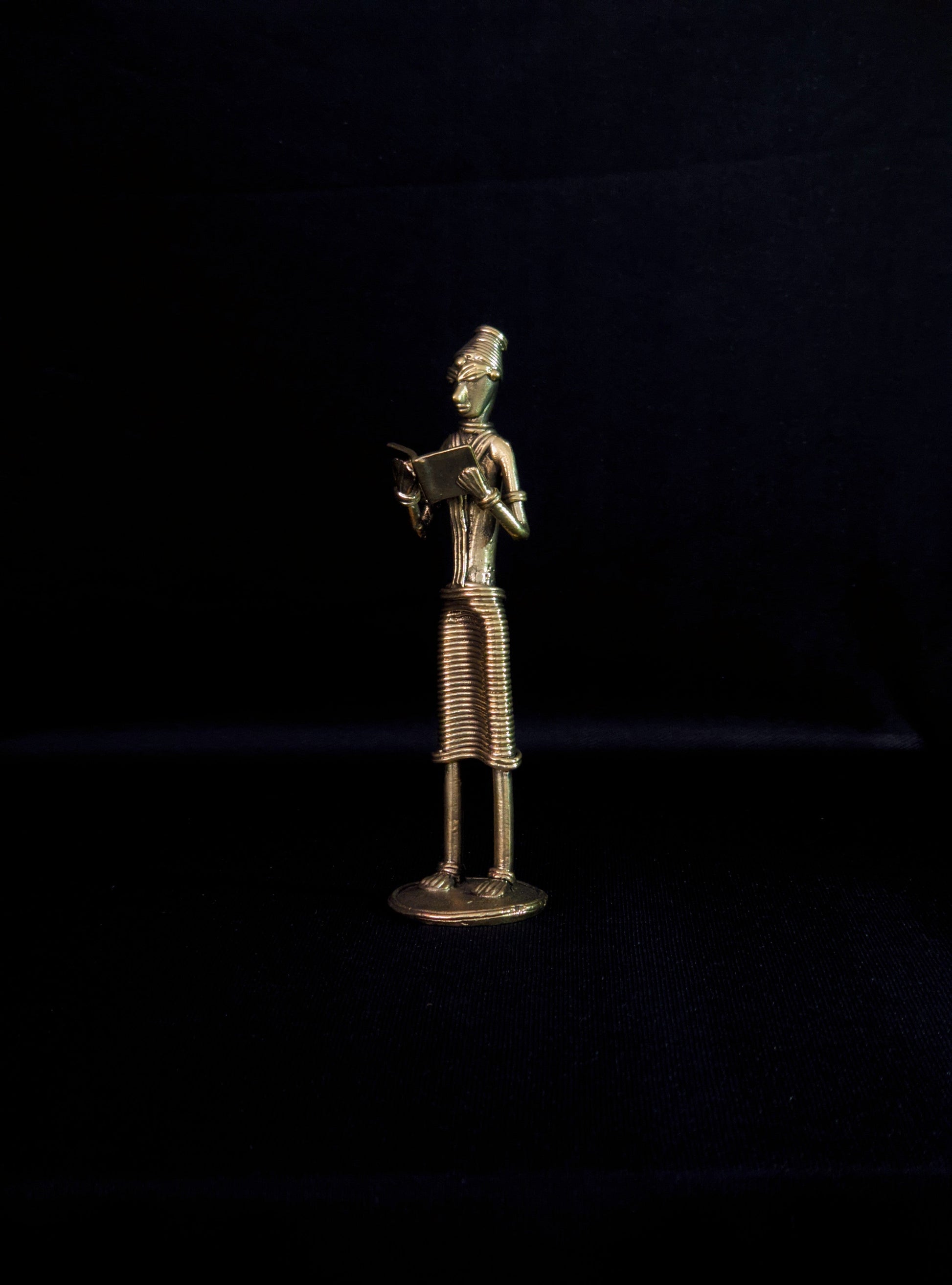 Handmade Dhokra - Tribal Standing Man Reading
