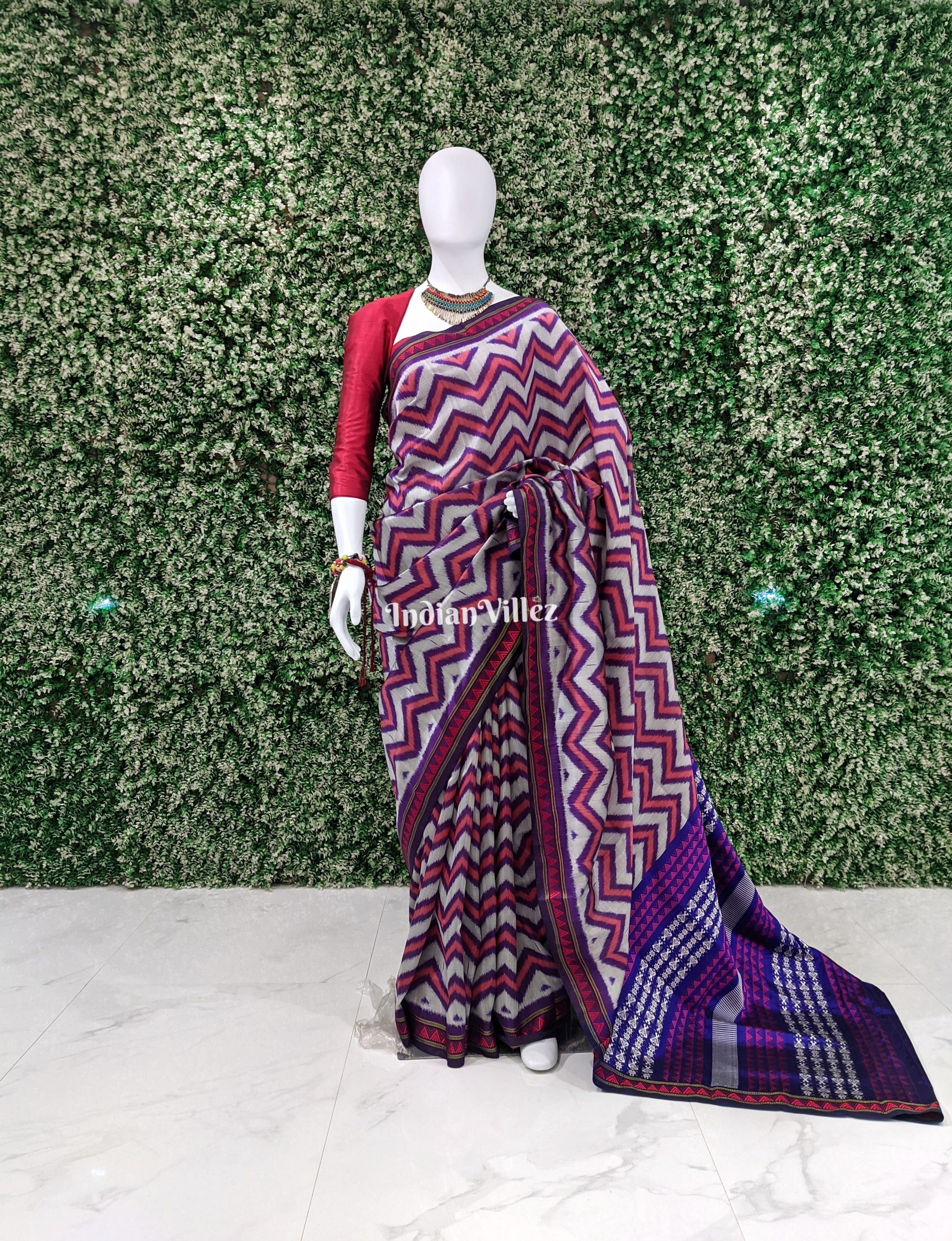 Wave Design with Unique Border and Pallu Dongria Silk Saree