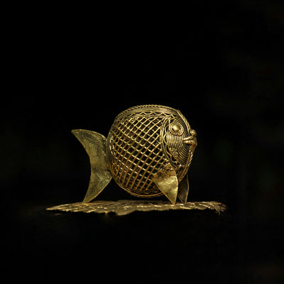 Handmade Dhokra Net Fish Pen Stand