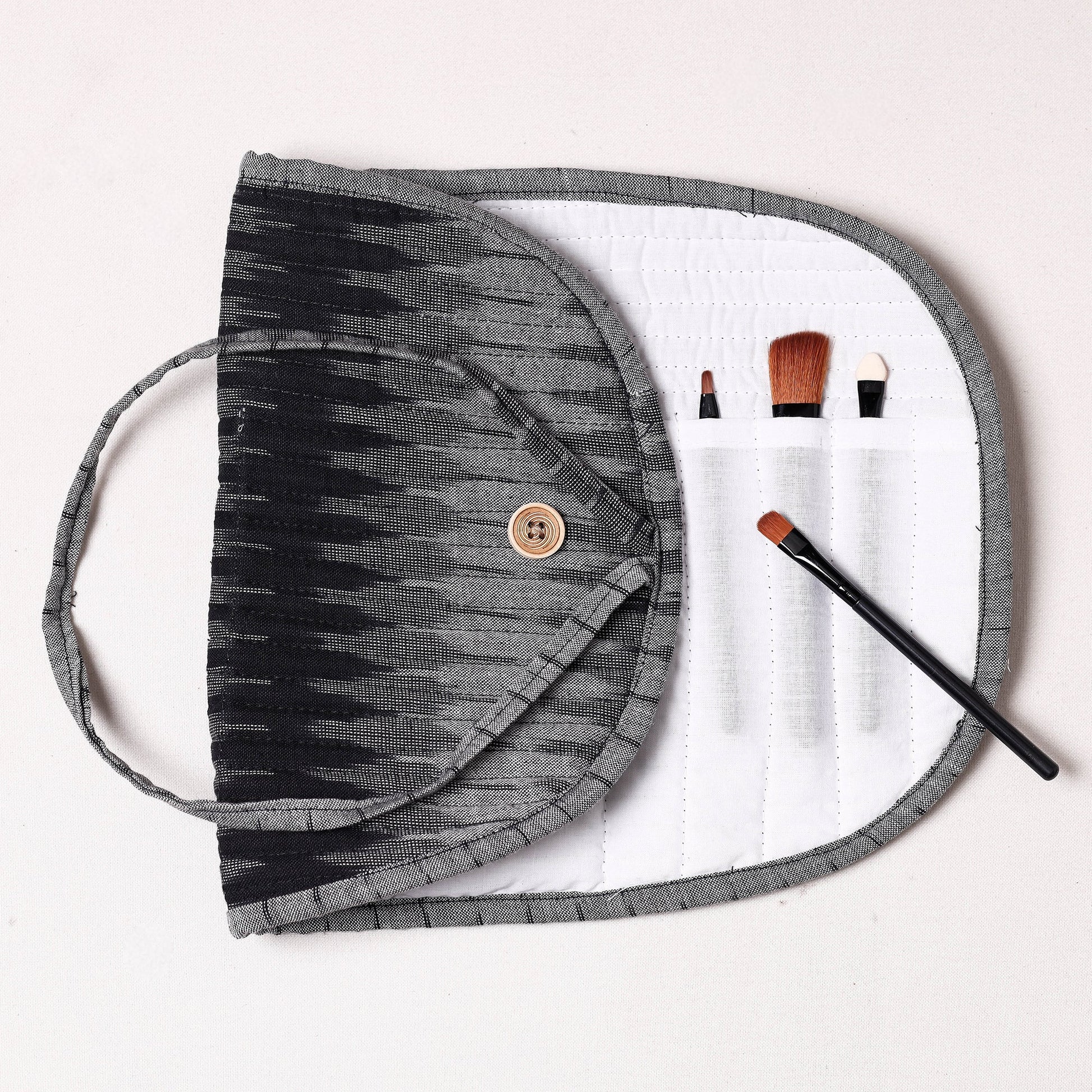 Black - Ikat Fabric Multipurpose Segmented Make-up Brush Wrap Pouch/Case