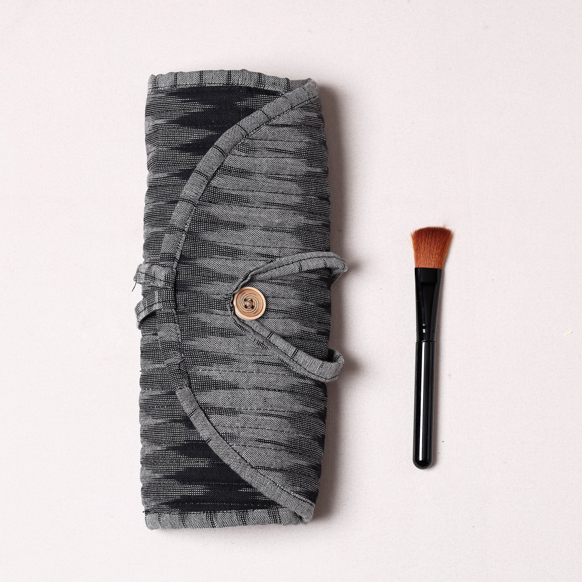 Black - Ikat Fabric Multipurpose Segmented Make-up Brush Wrap Pouch/Case