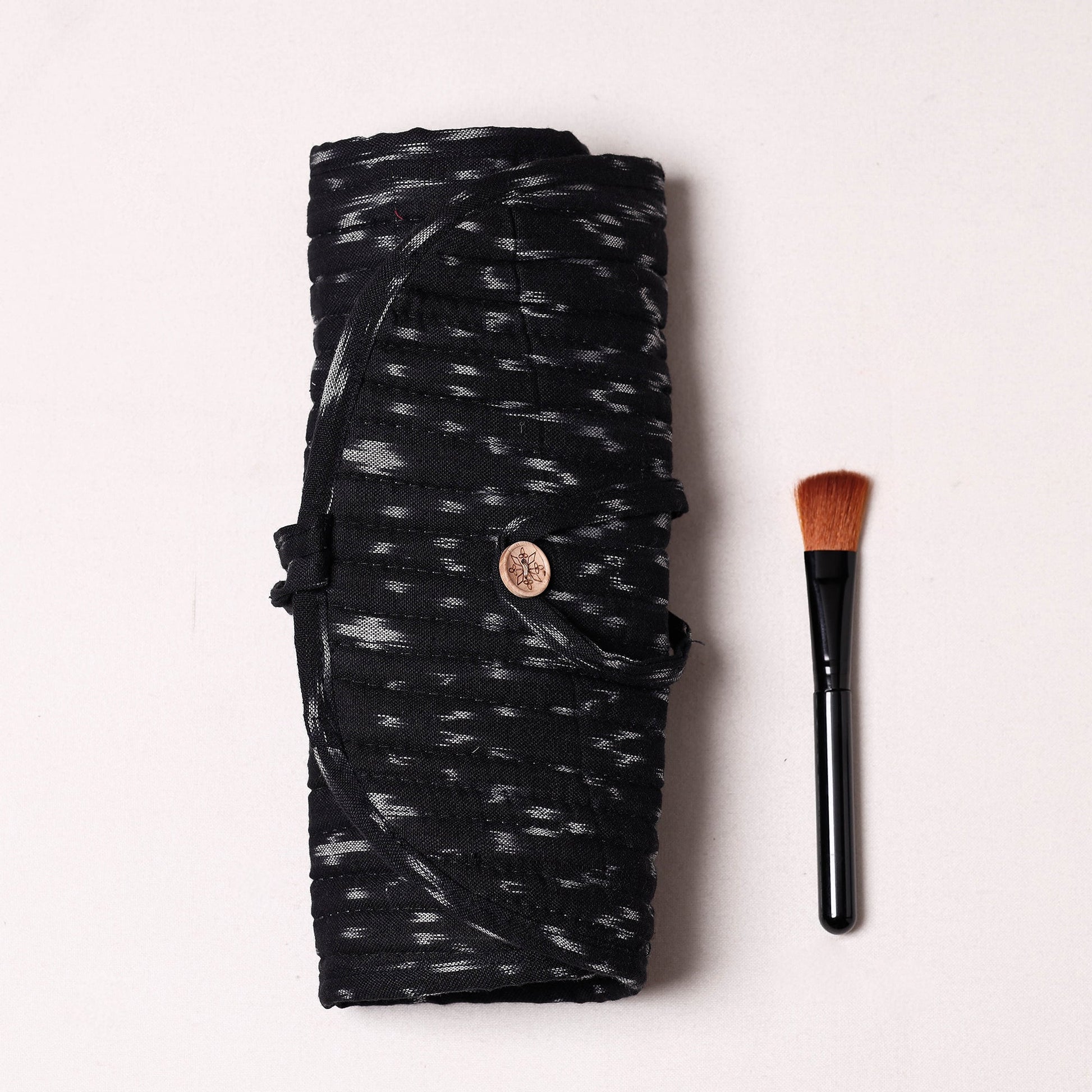 Black - Ikat Fabric Multipurpose Segmented Make-up Brush Wrap Pouch/Case