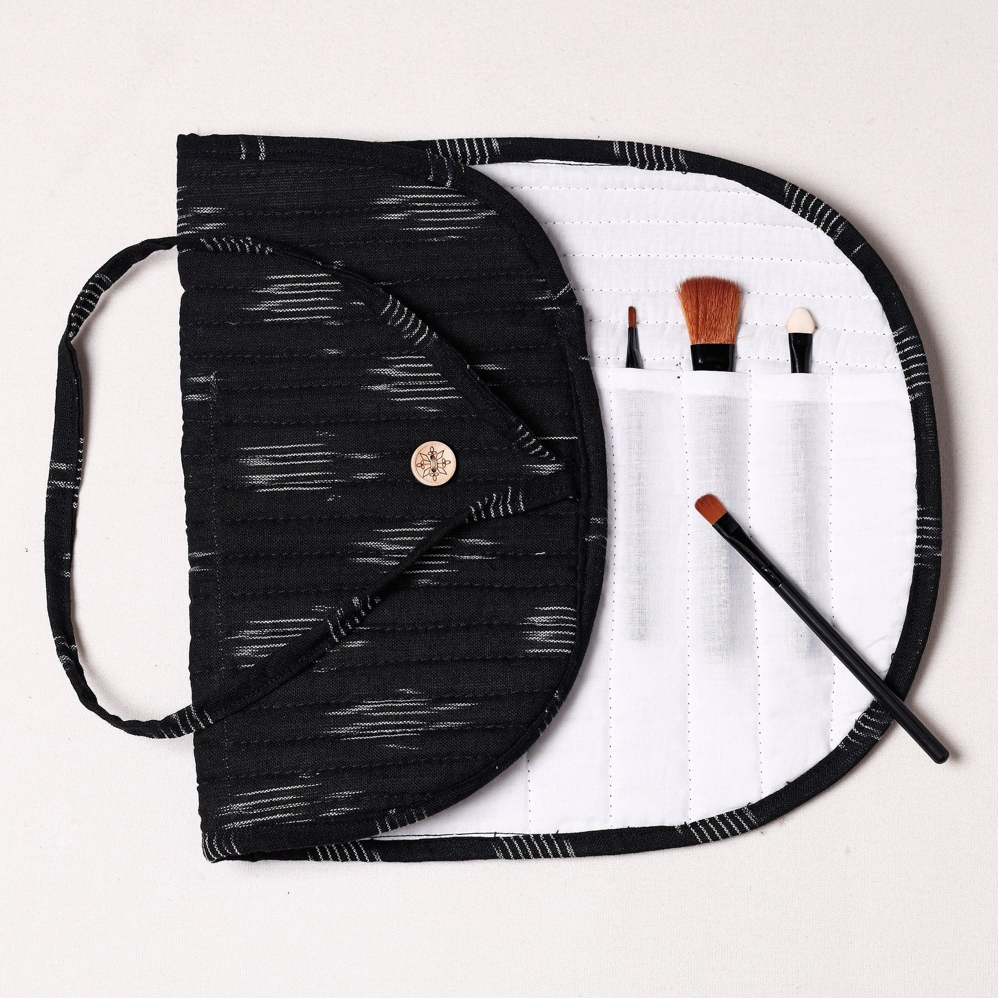 Black - Ikat Fabric Multipurpose Segmented Make-up Brush Wrap Pouch/Case