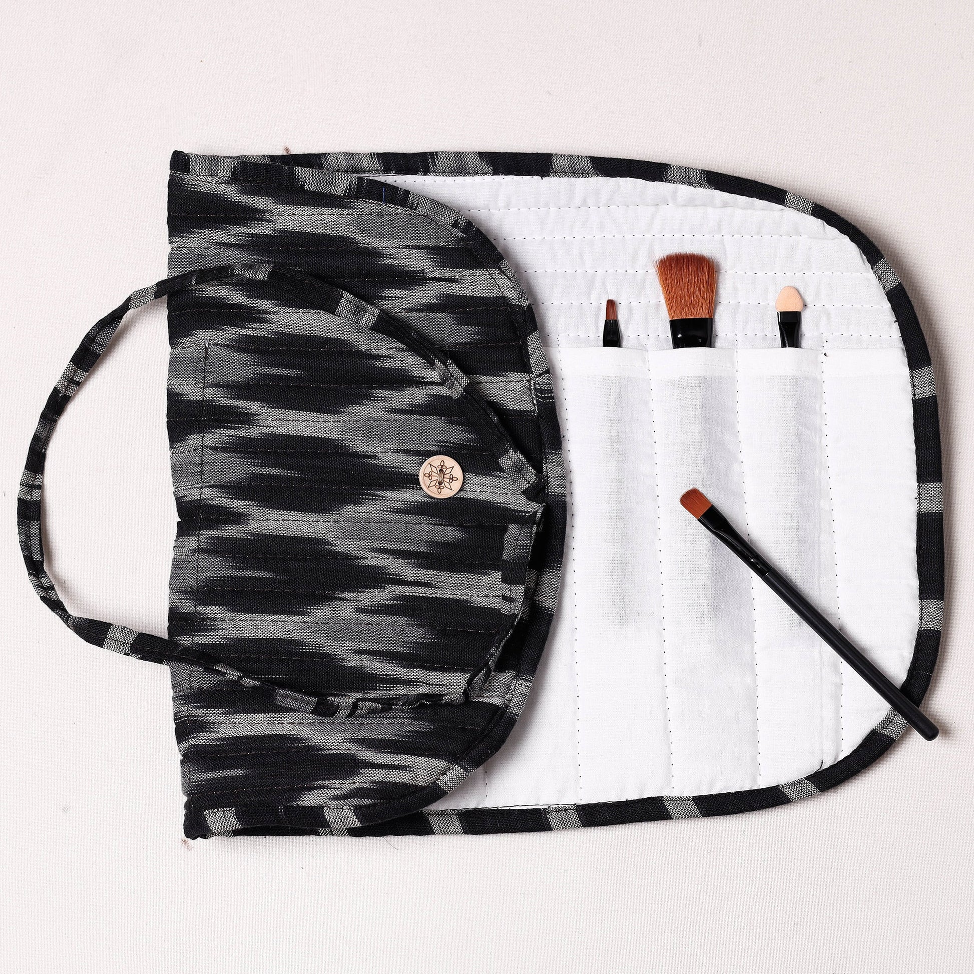 Black - Ikat Fabric Multipurpose Segmented Make-up Brush Wrap Pouch/Case