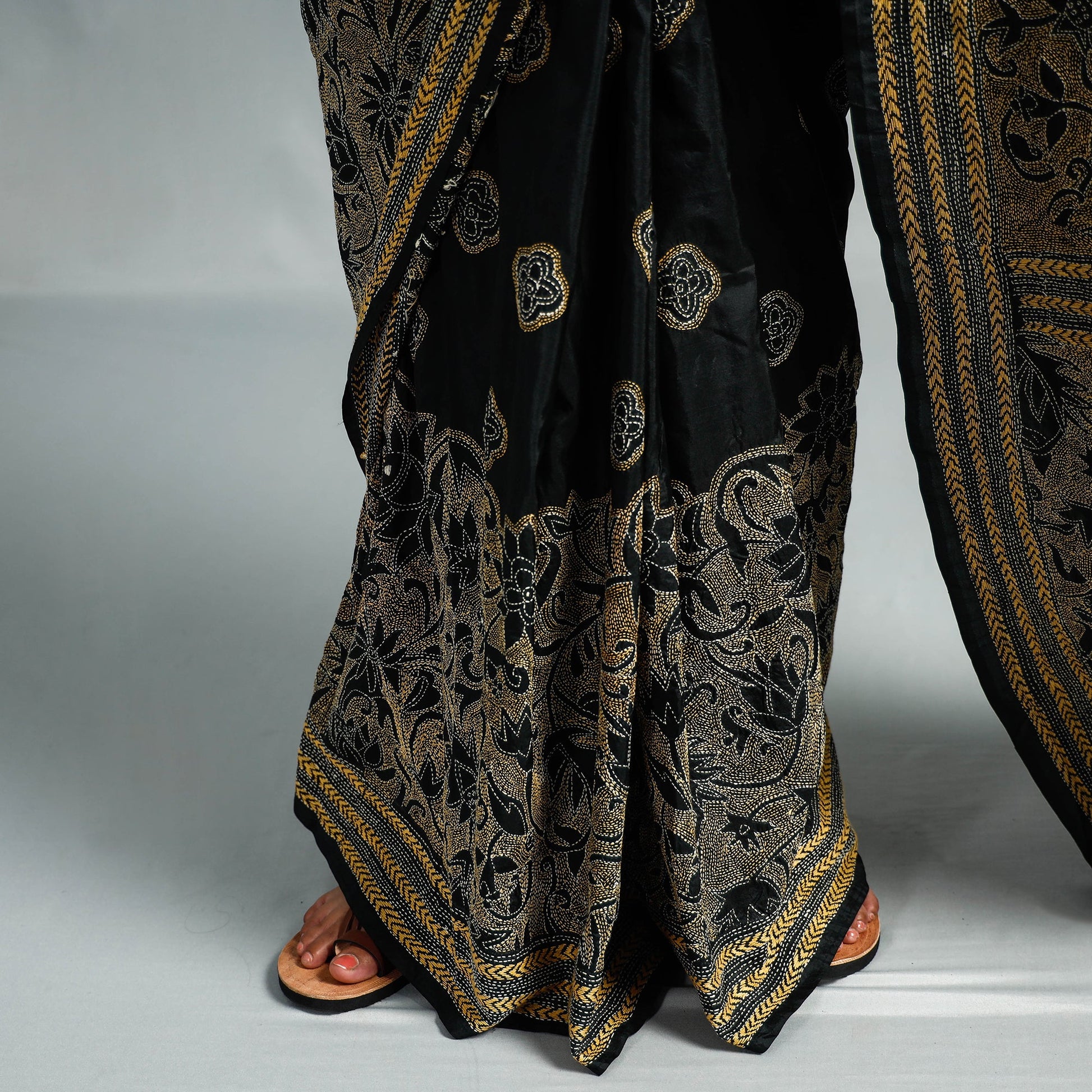 Black - Bengal Kantha Embroidery Bangalore Silk Handloom Saree