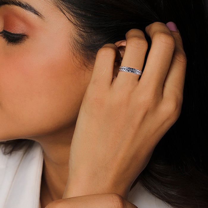 Silver Intricate Leaf Ring