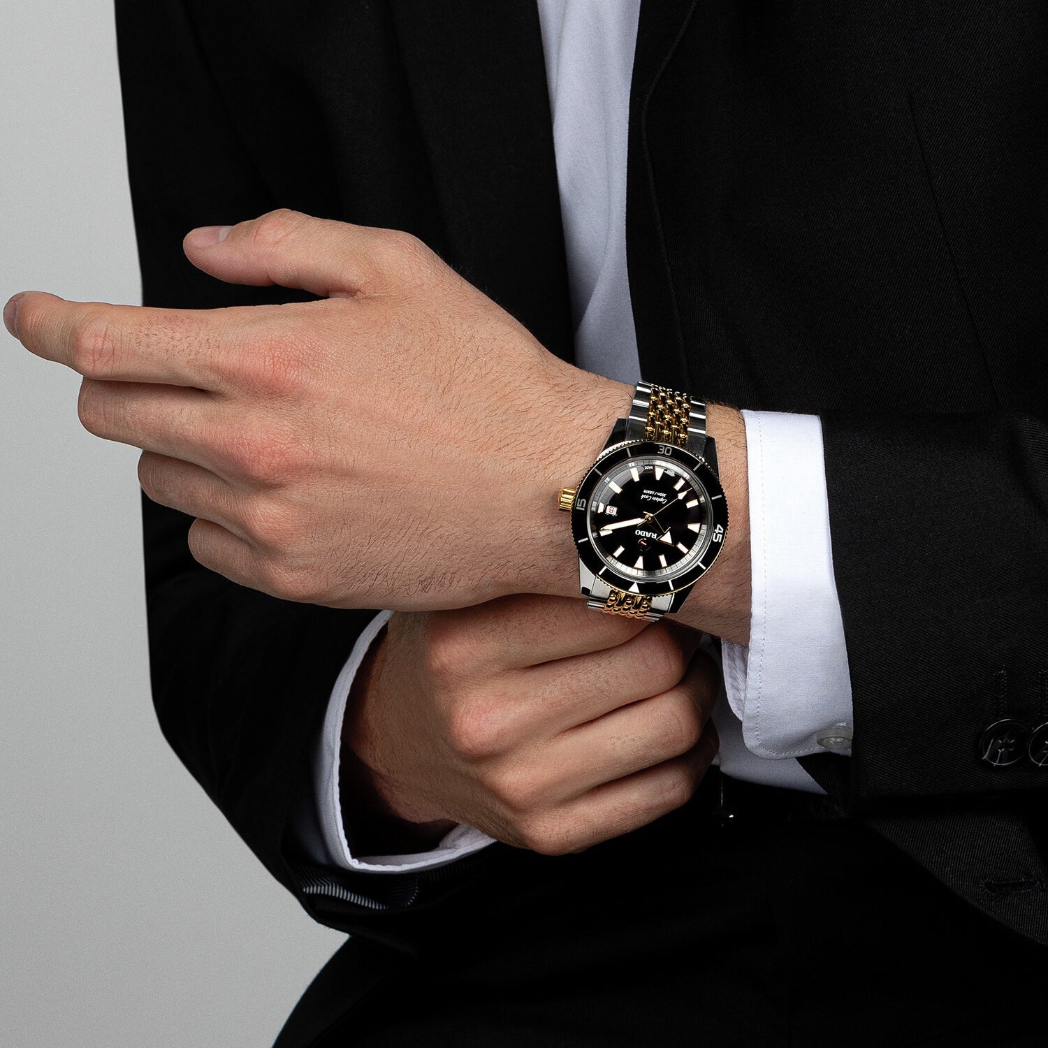 Captain Cook Men Automatic Black Dial Analog Stainless Steel Watch R32138153