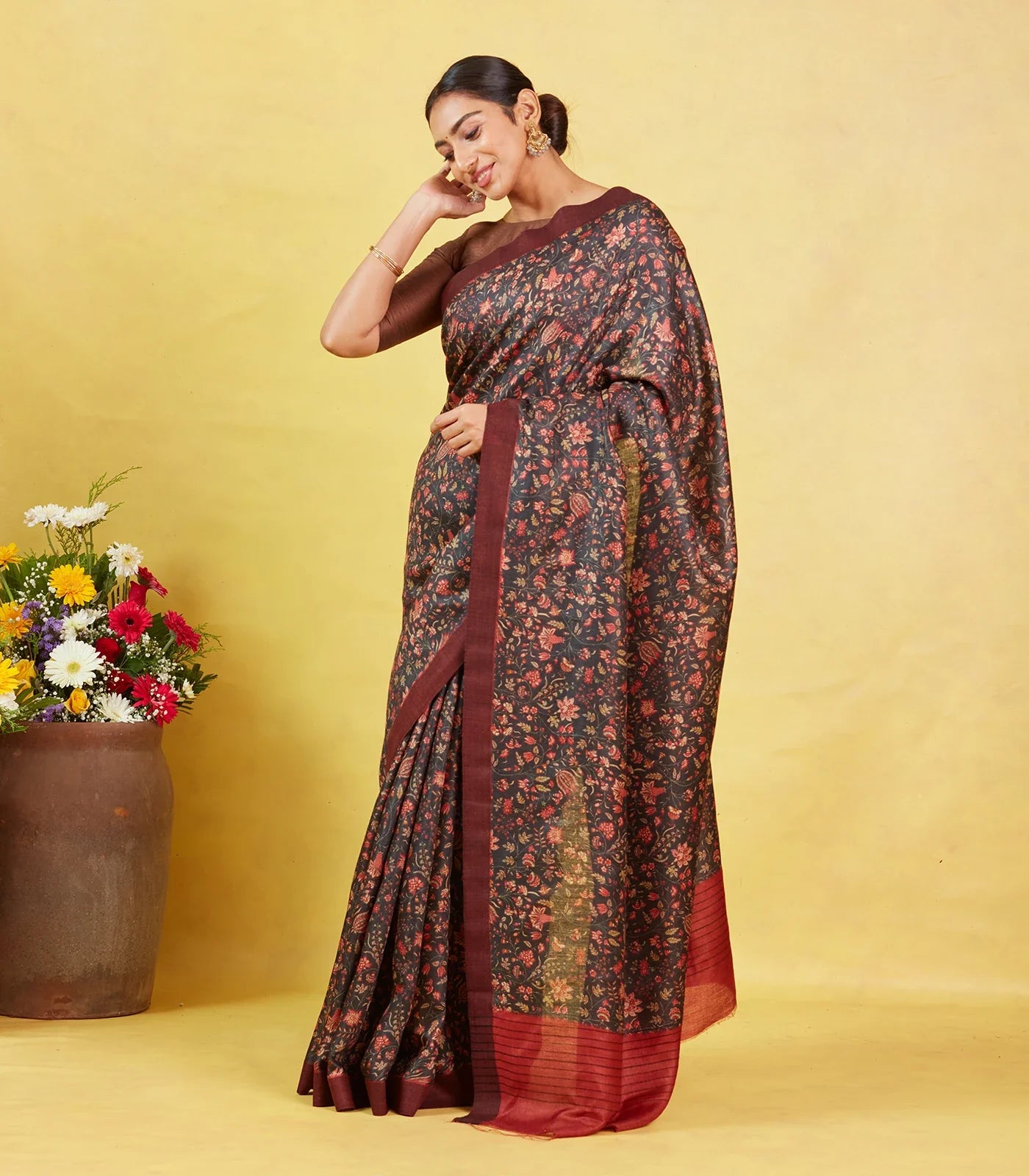 Dark Grey Handloom Tussar Silk Saree With Printed With Floral Motifs