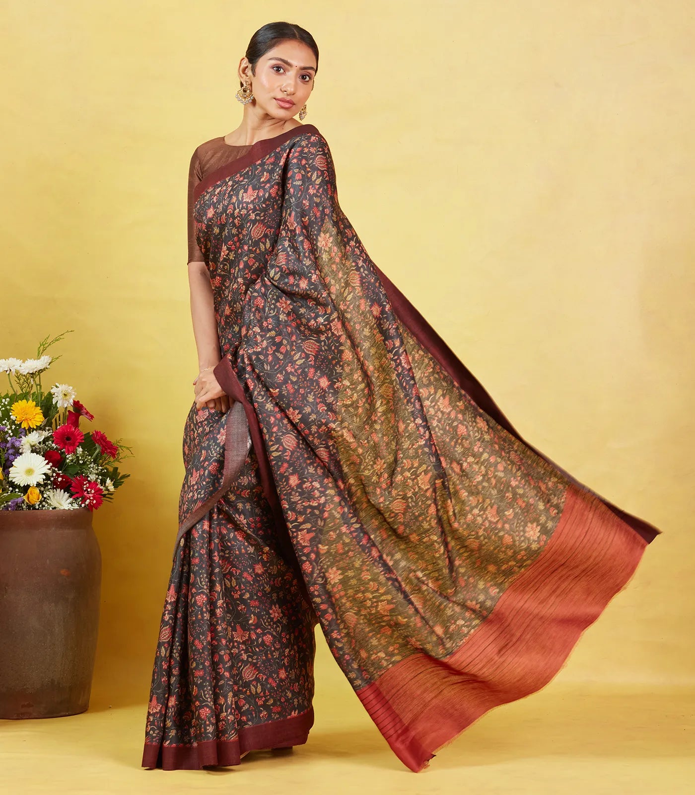 Dark Grey Handloom Tussar Silk Saree With Printed With Floral Motifs