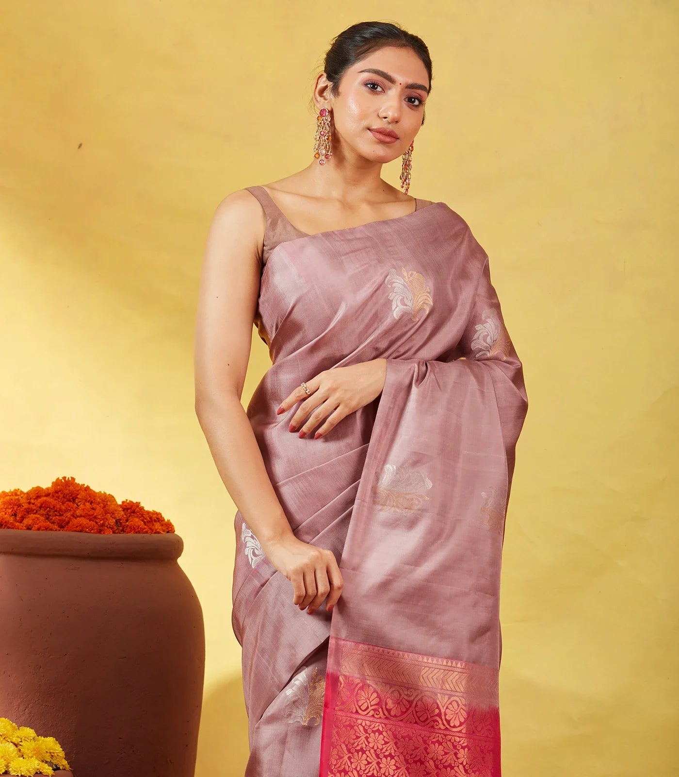 Dusty Pink Soft Silk Saree With Floral Zari Buttas