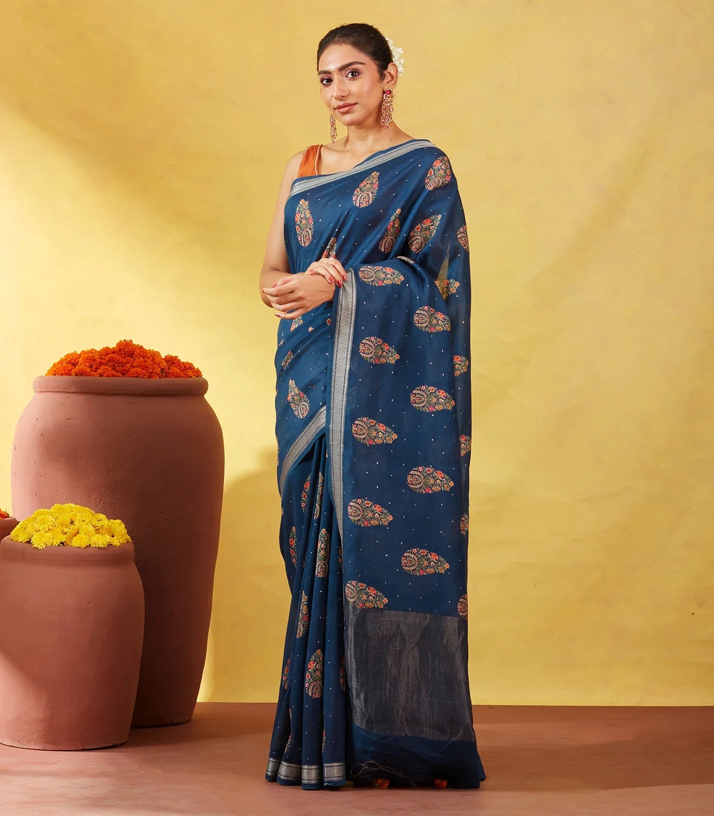 Navy Blue Handloom Tussar Silk Saree Printed With Floral Motifs