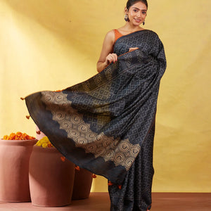 Black Handloom Tussar Silk Saree Printed With Jaal Motifs