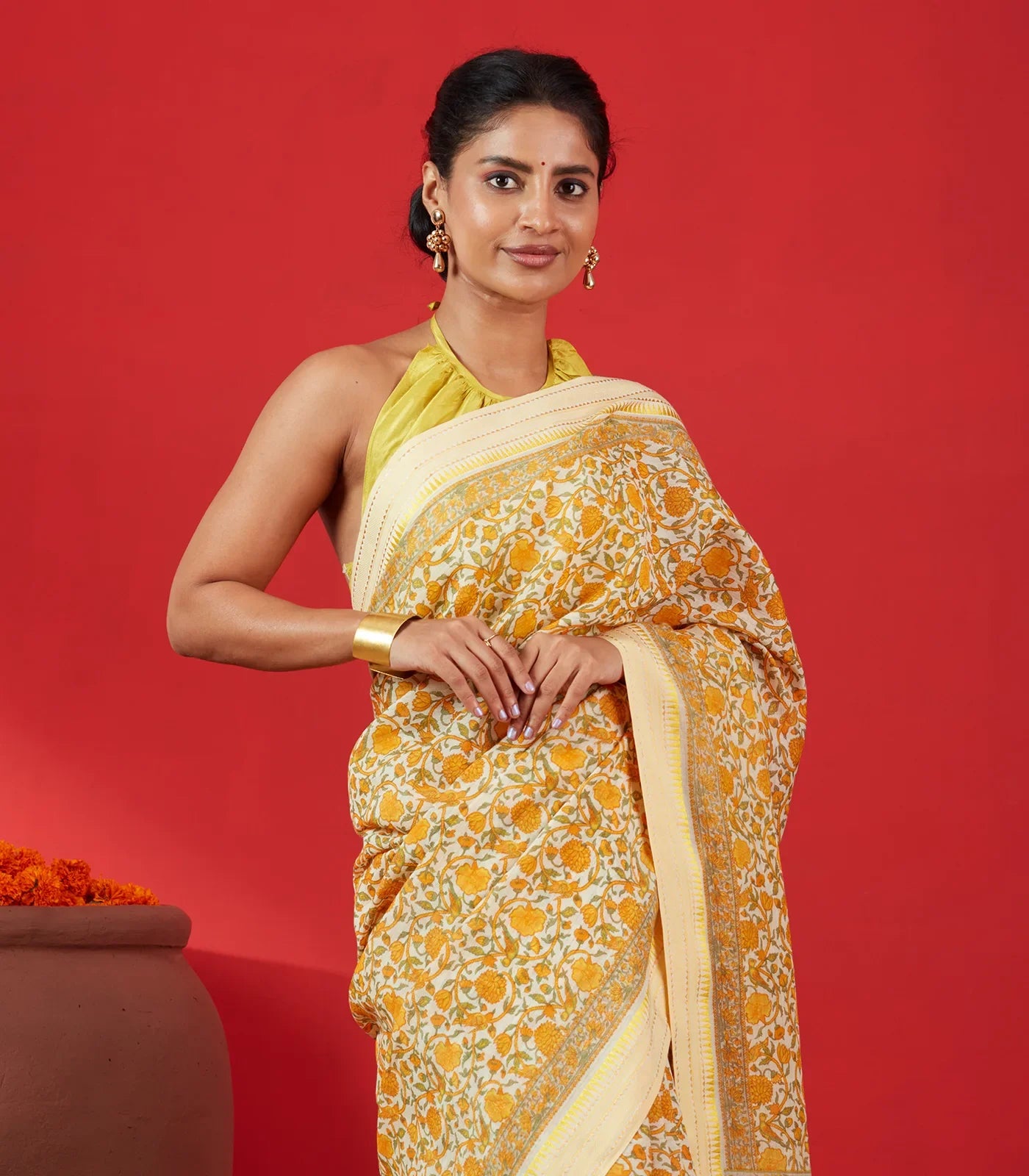 Cream Handloom Chanderi Cotton Saree Is Printed With Floral Motifs