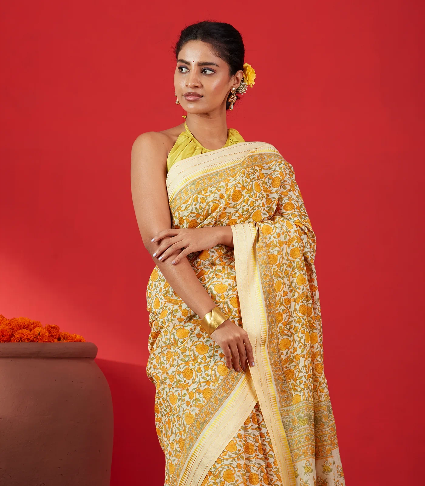 Cream Handloom Chanderi Cotton Saree Is Printed With Floral Motifs