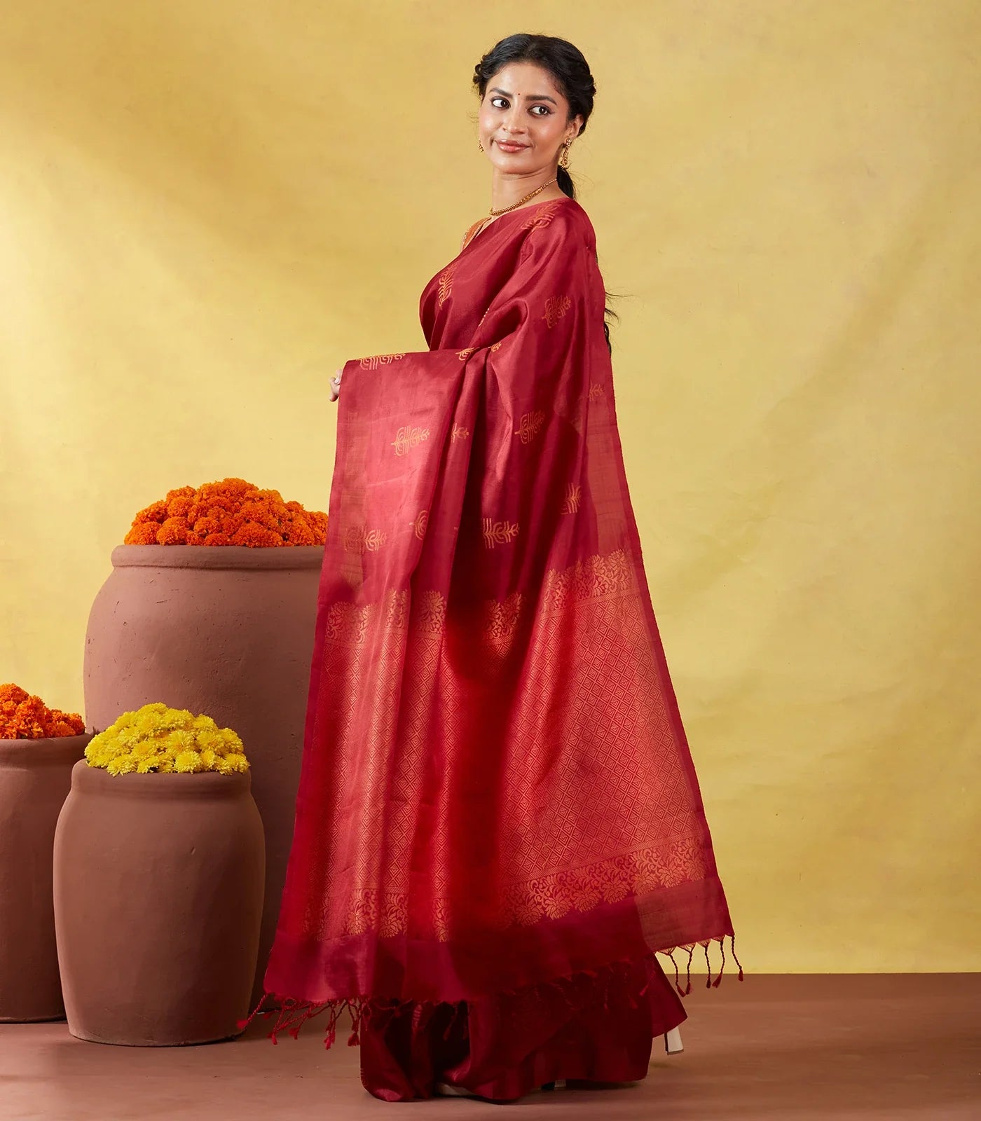 Maroon Handloom Soft Silk Saree With Floral Zari Buttas