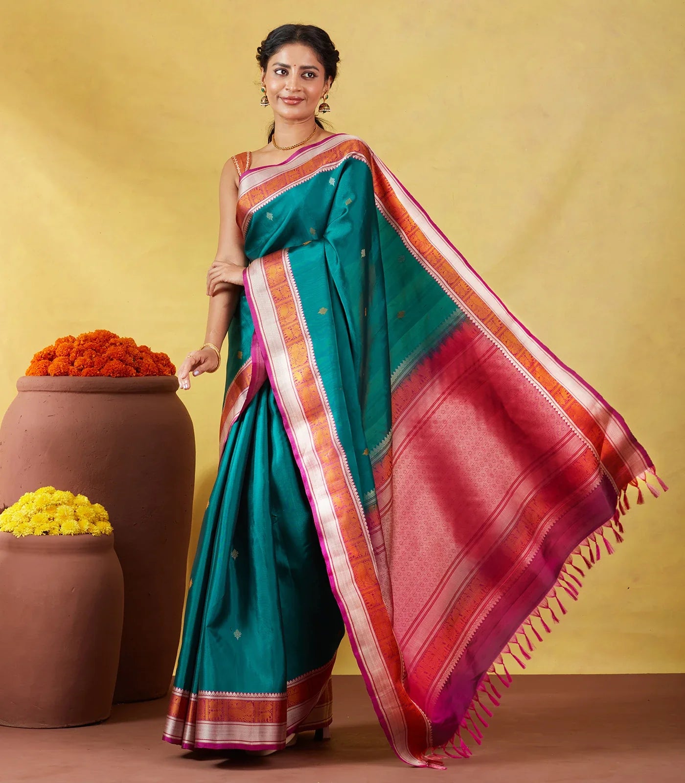 Teal Kanchipuram Silk Saree With Silk Thread Buttas