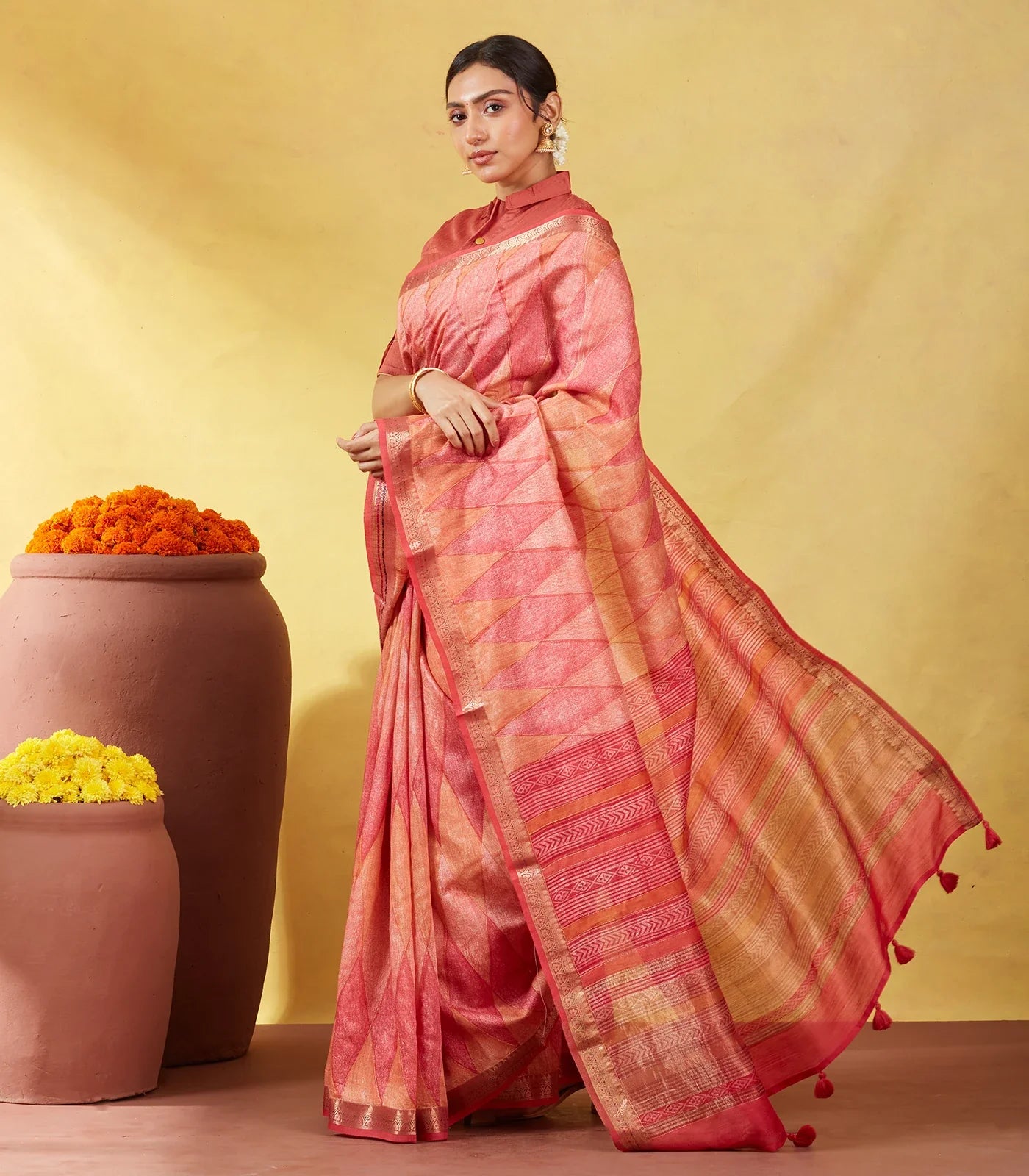 Pink Handloom Tussar Silk Saree Printed With Diamond Motifs