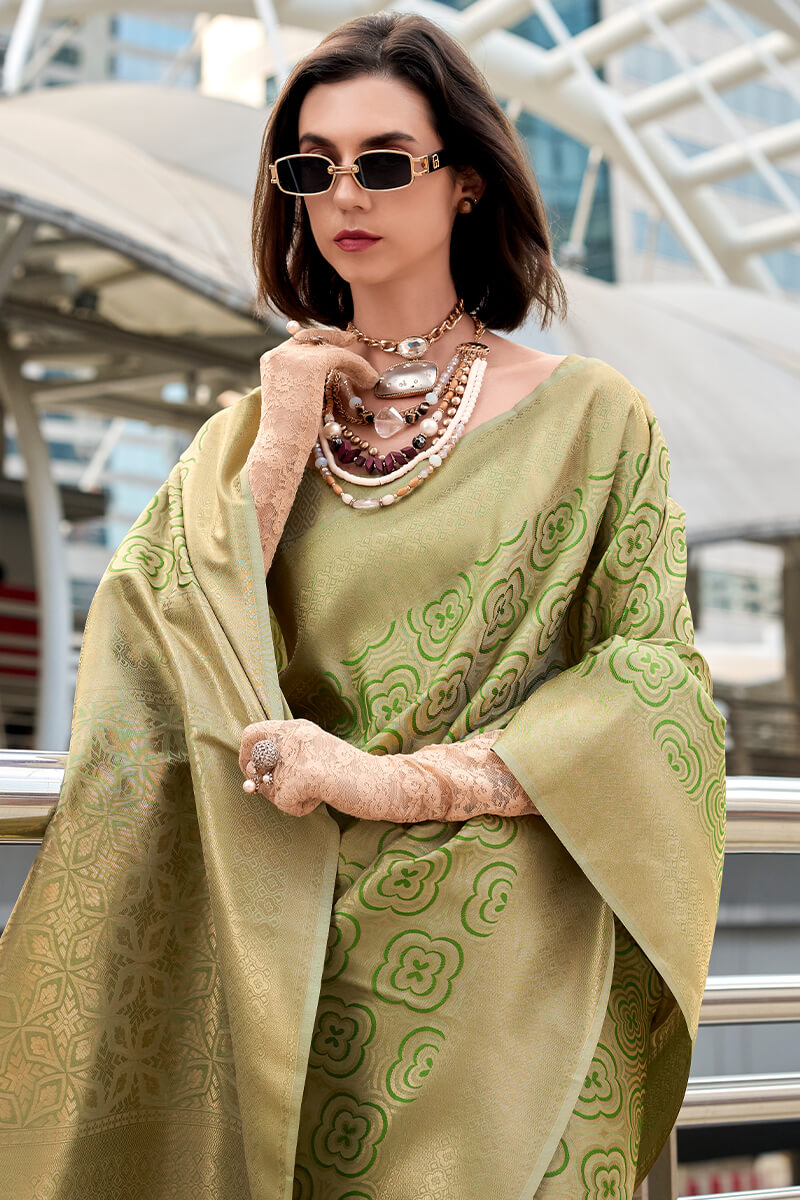 Flameboyant Mehndi Kanjivaram Silk Saree With Cynosure Blouse Piece