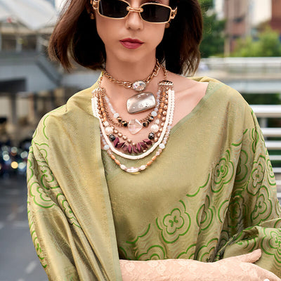 Flameboyant Mehndi Kanjivaram Silk Saree With Cynosure Blouse Piece