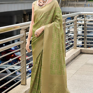 Flameboyant Mehndi Kanjivaram Silk Saree With Cynosure Blouse Piece