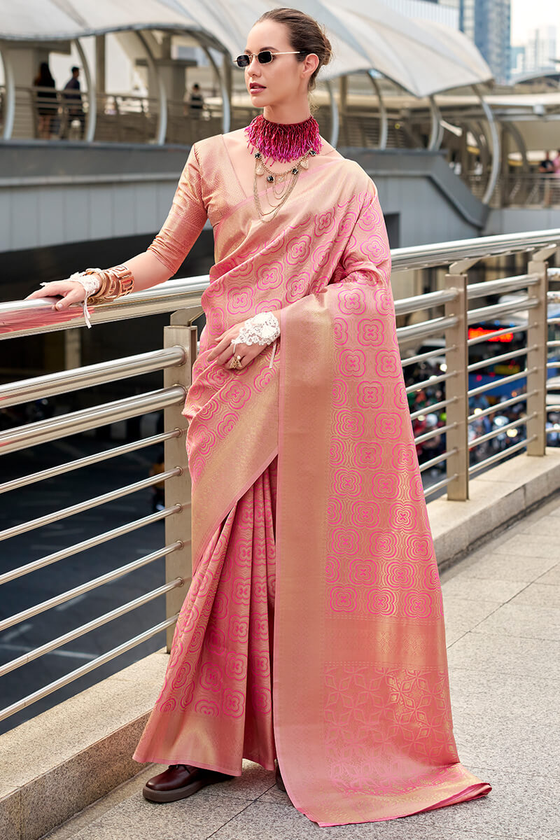 Aplomb Pink Kanjivaram Silk Saree With Gratifying Blouse Piece