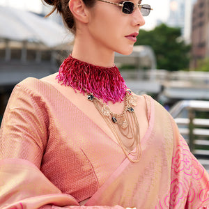 Aplomb Pink Kanjivaram Silk Saree With Gratifying Blouse Piece