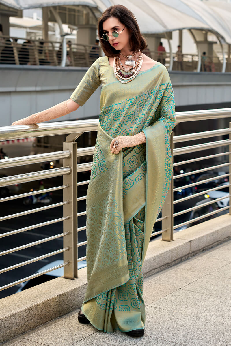 Demure Sea Green Kanjivaram Silk Saree With Snazzy Blouse Piece