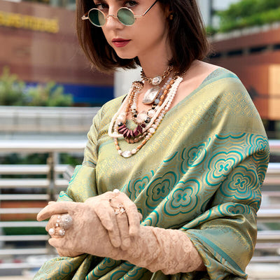 Demure Sea Green Kanjivaram Silk Saree With Snazzy Blouse Piece