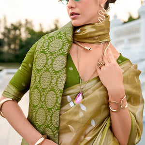 Arresting Green Soft Banarasi Silk Saree With Prettiest Blouse Piece