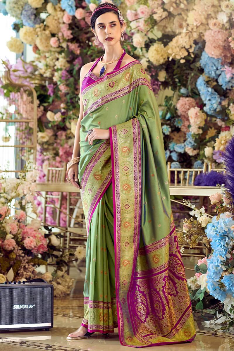 Fugacious Green Soft Banarasi Silk Saree With Snappy Blouse Piece