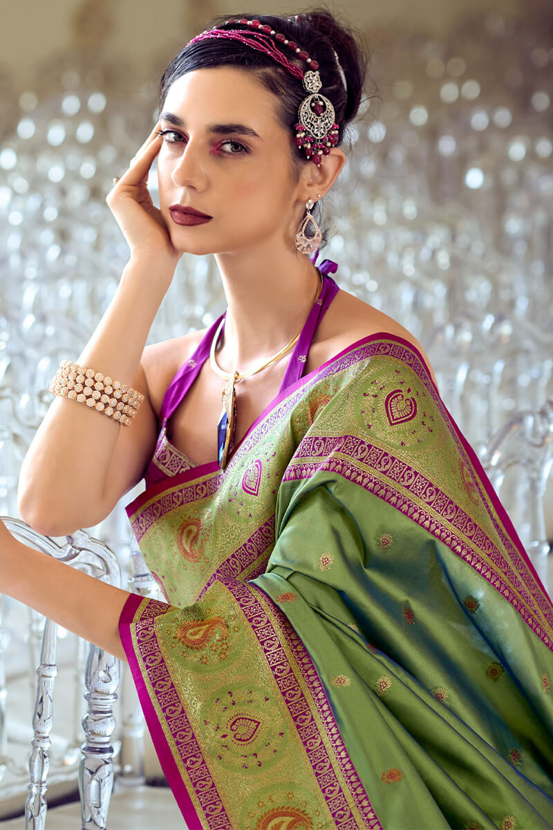Fugacious Green Soft Banarasi Silk Saree With Snappy Blouse Piece