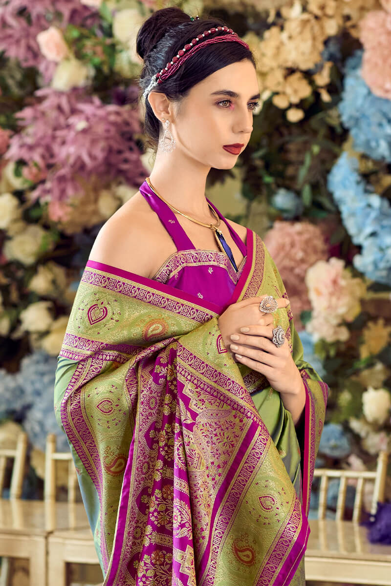 Fugacious Green Soft Banarasi Silk Saree With Snappy Blouse Piece
