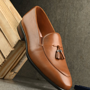 Rover Tassel Loafers by Aspeerio