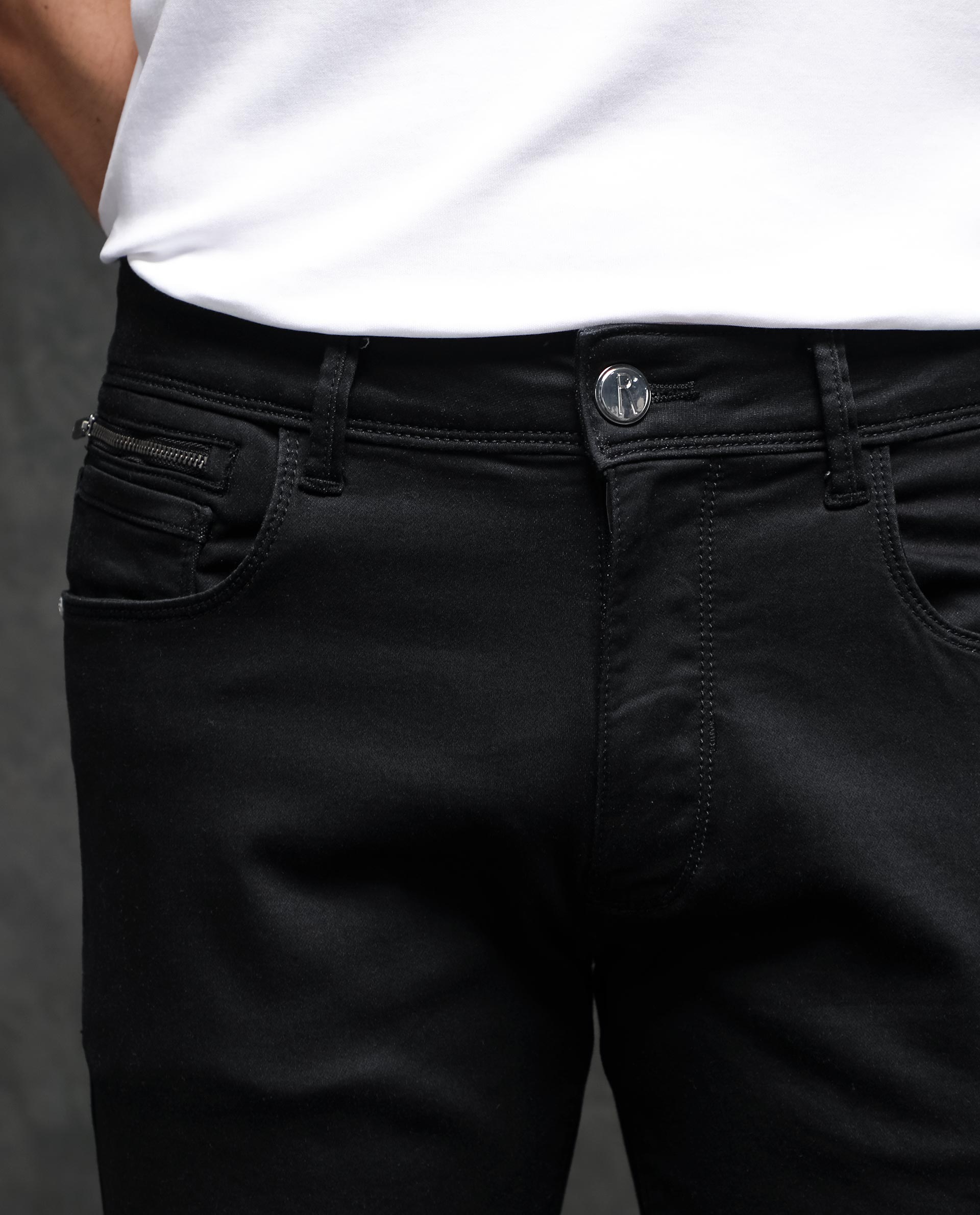 Rare Rabbit Men's Satinx S Black Rinse Wash Mid-Rise Slim Fit Jeans